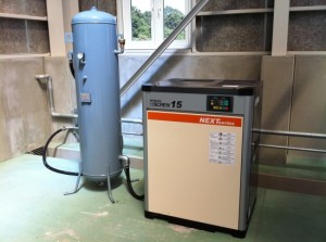 スクリューコンプレッサー