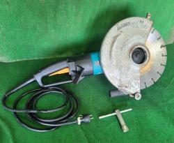 中古　マキタ　305㎜カッタ　4112