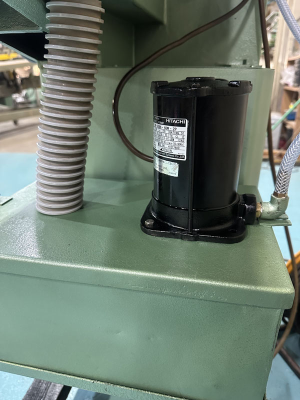 日立工機 中古 刃物研磨機 UR-500A チューブ・スタンドライト・カーテン交換済み