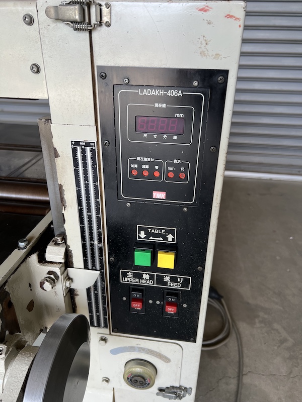 中古TMK 削り幅500mm 自動一面カンナ盤　LPE500D 加工厚320mm デジタル表示付き