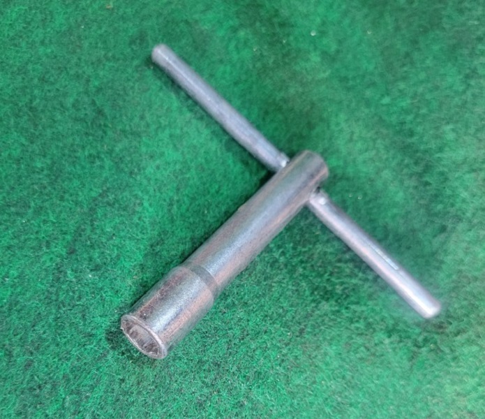 中古　マキタ　手動カクノミ　7304　