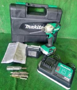中古　マキタ　14.4V充電インパクトドライバ　MT001DSX