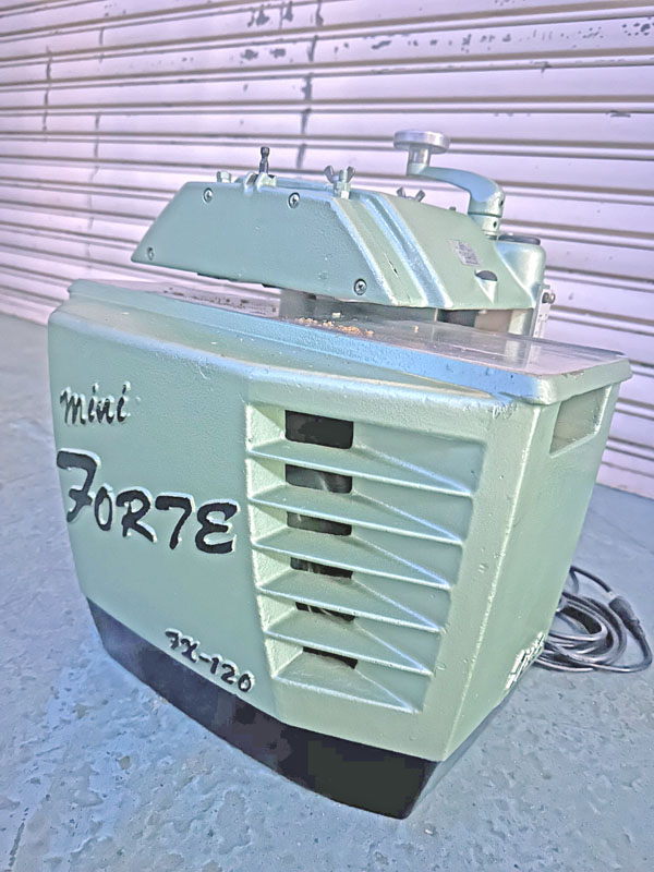 中古木工機械 飯田工業㈱ 小型自動一面かんな盤 ミニフォルテ FX