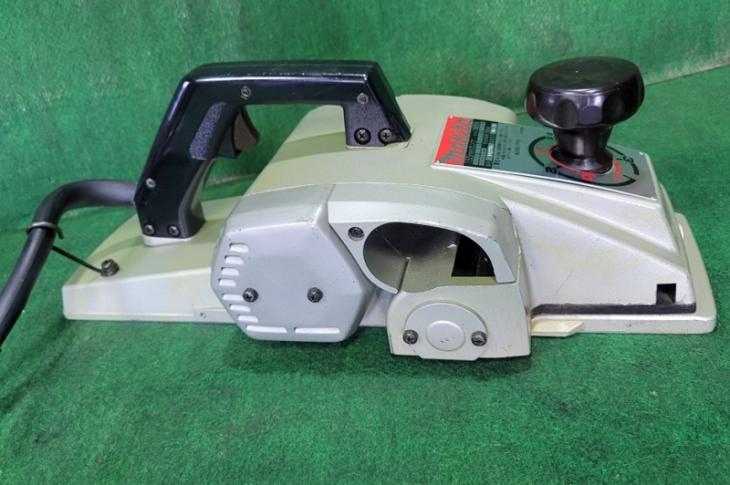 中古 マキタ 155mm電気カンナ 1805NSP ～替刃式～の通販｜プロの道具館