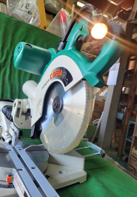 g_t n885　日立工機 216㎜ 卓上スライド丸のこ【C 8FB】クロスカットソー 電動工具 現状販売 HITACHI⁄日立工機 216mm 卓上スライド丸のこ C8FB - 中古工具・プロ用