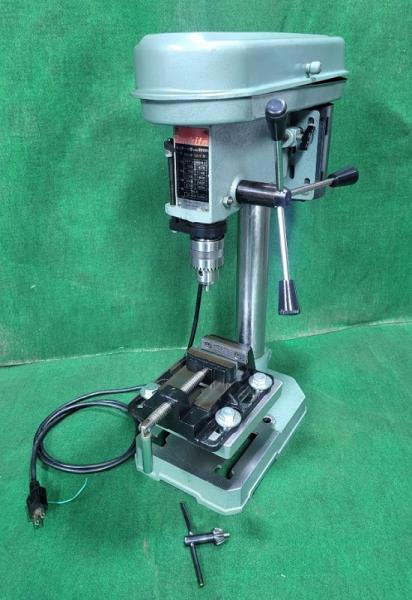 makita マキタ 卓上ボール盤 TB130 (D4842aaxY)