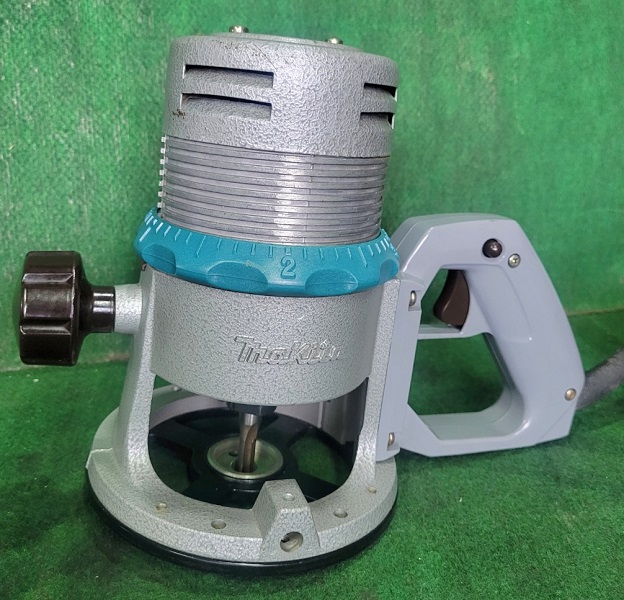 マキタ　3600NBR　ルーター　中古品 中古 マキタ ルーター 3600 標準付属品揃ってます! 整備・動作確認済み