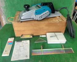 中古　マキタ　170㎜電気カンナ　1806B